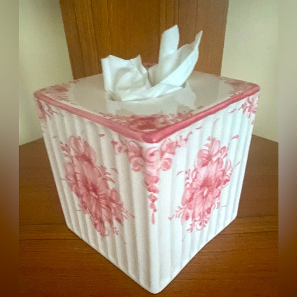 Vestal Alcobaça Portugal Pottery Hand-Painted Ceramic Tissue Box Cover